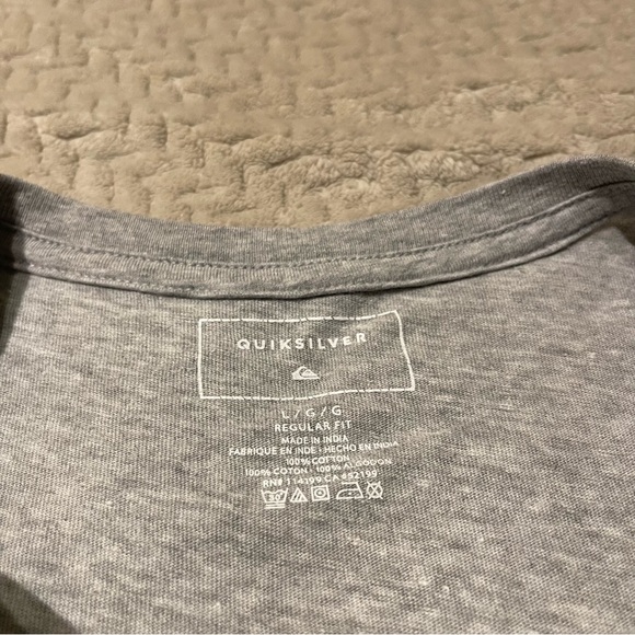 MEN’S QUICKSILVER SHORT SLEEVE GRAPHIC TEE - Picture 3 of 5